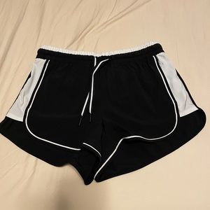 ATHLETA BLACK & WHITE COLORBLOCKED SHORTS